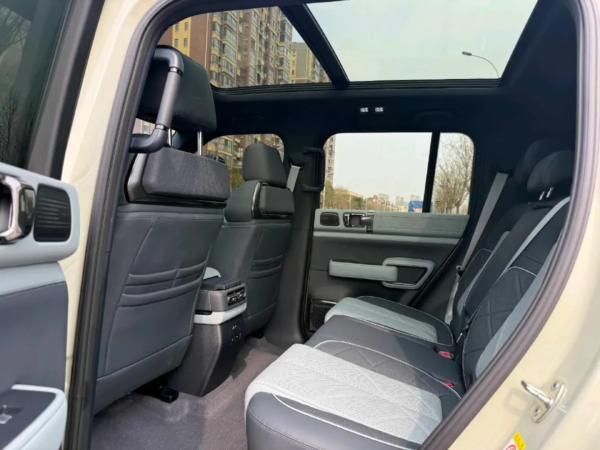 2023 FangChengBao Bao 5 1.5T 194HP L4 E-CVT PHEV 31.8KWH,autocango,china used car exporter,china ev exporter,chinese used car exporter,chinese used ev exporter