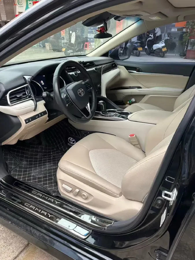 2019 Toyota Camry 2.5L 209HP L4 8AT,autocango,china used car exporter,china ev exporter,chinese used car exporter,chinese used ev exporter
