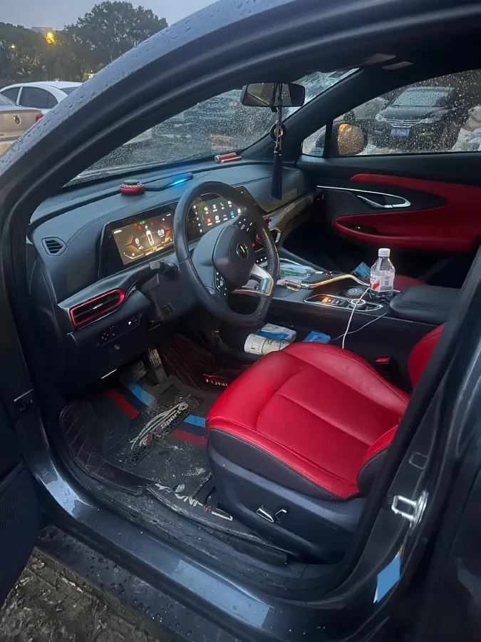 2020 ChangAn UNI-T 1.5T 180HP L4 7DCT,autocango,china used car exporter,china ev exporter,chinese used car exporter,chinese used ev exporter