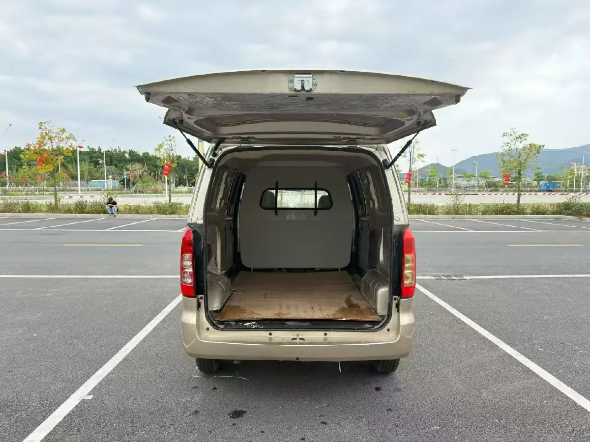 2021 WuLing HongGuang V 1.5L 99HP L4 6MT,autocango,china used car exporter,china ev exporter,chinese used car exporter,chinese used ev exporter