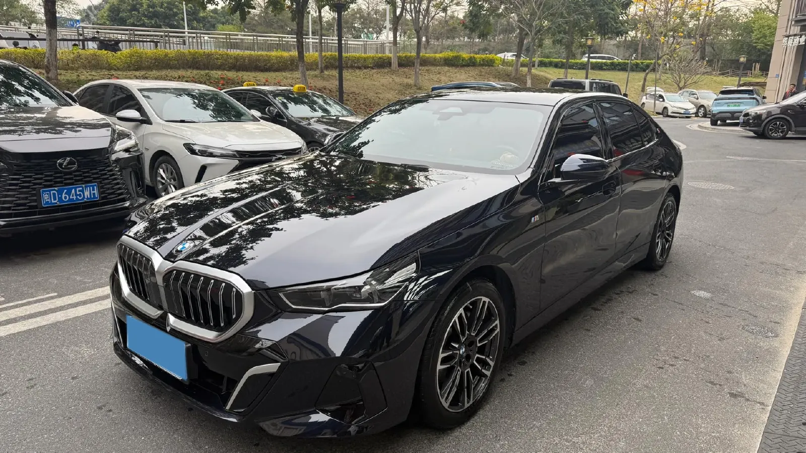 2024 BMW 5 Series 2.0T 258HP L4 8AT,autocango,china used car exporter,china ev exporter,chinese used car exporter,chinese used ev exporter