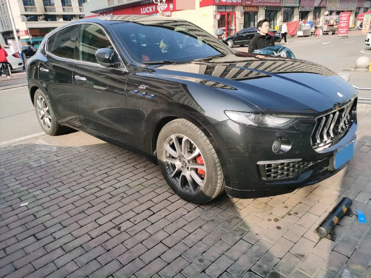 2022 Maserati Levante 2.0T 330HP L4 8AT,autocango,china used car exporter,china ev exporter,chinese used car exporter,chinese used ev exporter
