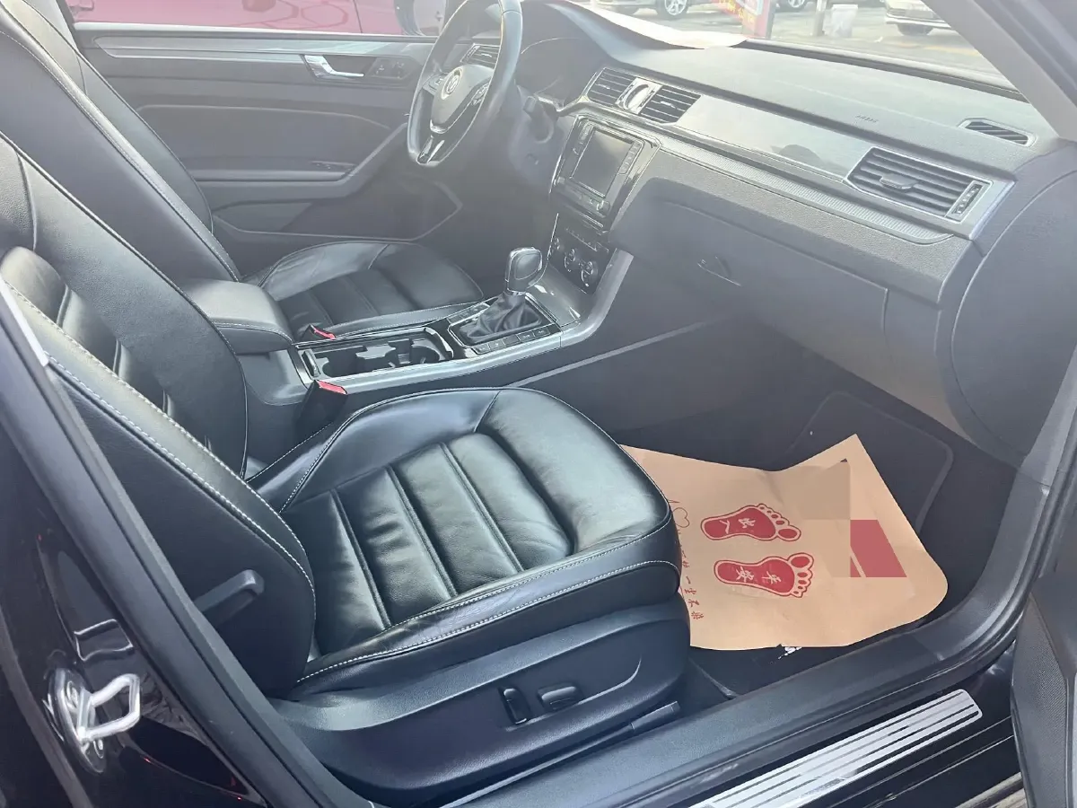 2017 Volkswagen Passat 1.8T 180HP L4 7DCT,autocango,china used car exporter,china ev exporter,chinese used car exporter,chinese used ev exporter