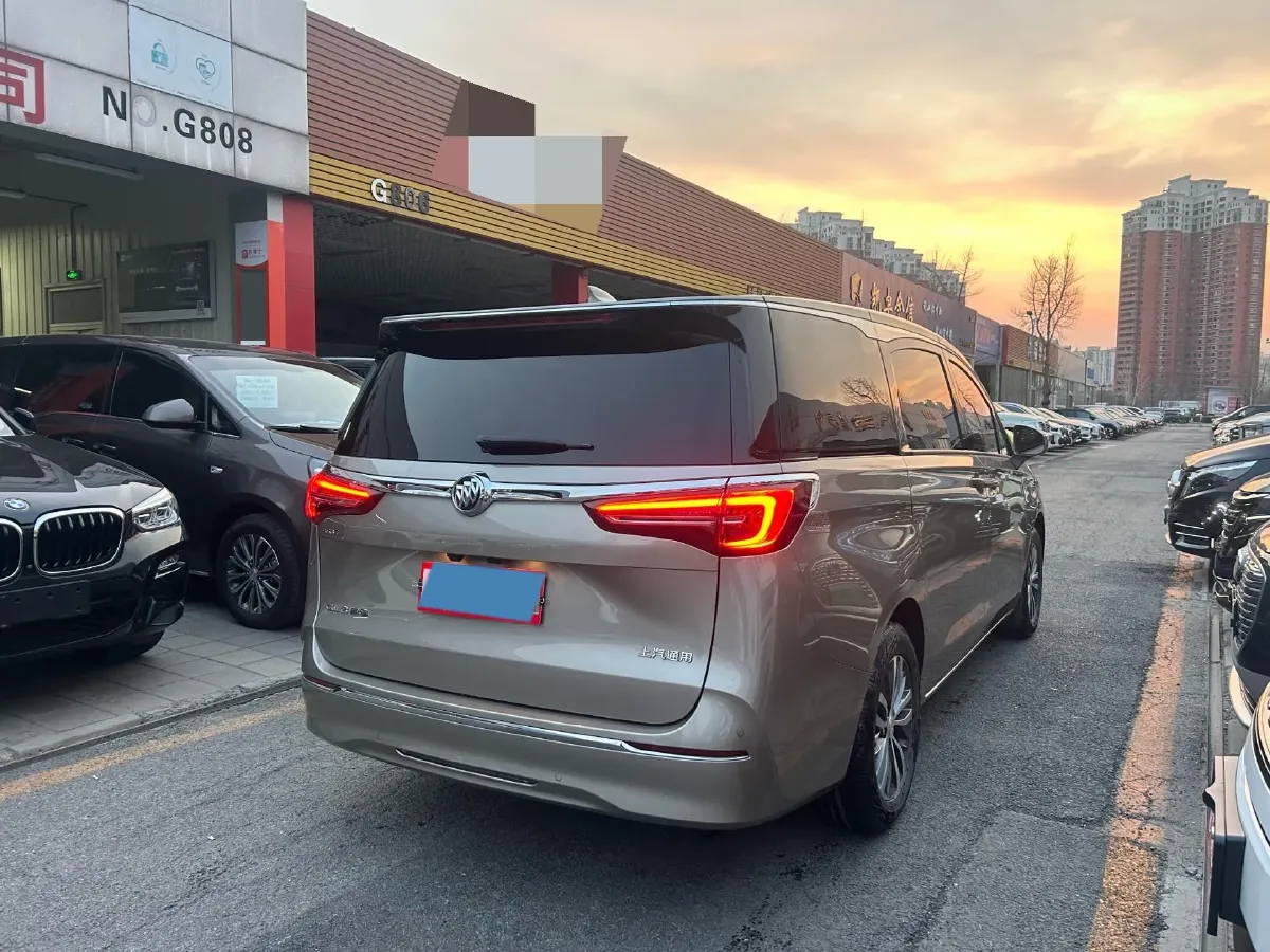 2022 Buick GL8 2.0T 237HP L4 9AT,autocango,china used car exporter,china ev exporter,chinese used car exporter,chinese used ev exporter