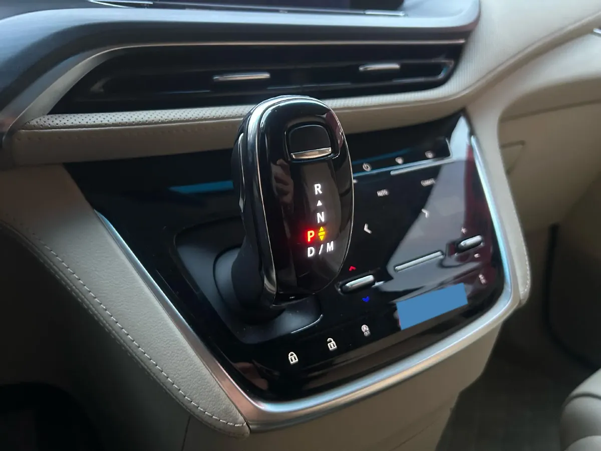 2022 Buick GL8 2.0T 237HP L4 9AT,autocango,china used car exporter,china ev exporter,chinese used car exporter,chinese used ev exporter