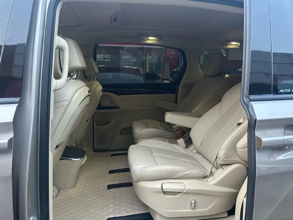 2022 Buick GL8 2.0T 237HP L4 9AT,autocango,china used car exporter,china ev exporter,chinese used car exporter,chinese used ev exporter