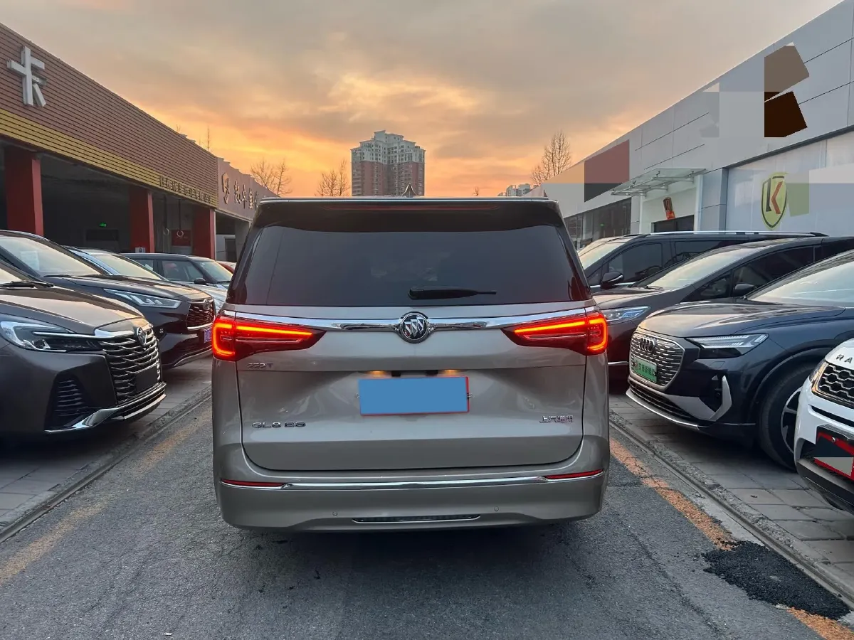 2022 Buick GL8 2.0T 237HP L4 9AT,autocango,china used car exporter,china ev exporter,chinese used car exporter,chinese used ev exporter