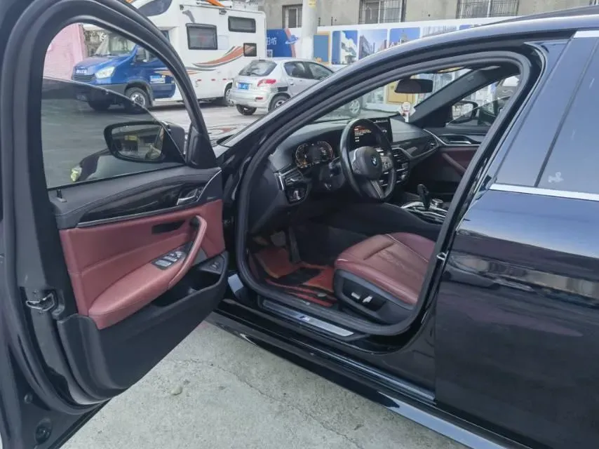 2022 BMW 5 Series 2.0T 184HP L4 8AT,autocango,china used car exporter,china ev exporter,chinese used car exporter,chinese used ev exporter