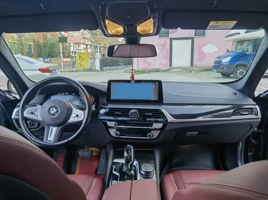 2022 BMW 5 Series 2.0T 184HP L4 8AT,autocango,china used car exporter,china ev exporter,chinese used car exporter,chinese used ev exporter