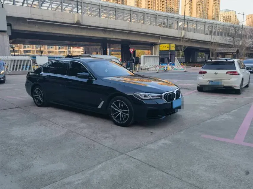 2022 BMW 5 Series 2.0T 184HP L4 8AT,autocango,china used car exporter,china ev exporter,chinese used car exporter,chinese used ev exporter