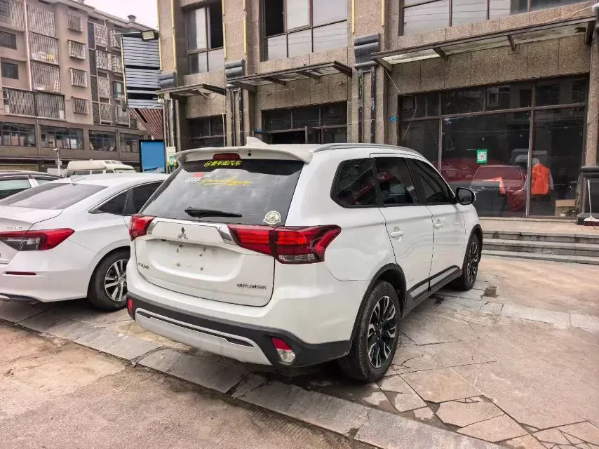 2020 Mitsubishi Outlander 2.0L 166HP L4 CVT,autocango,china used car exporter,china ev exporter,chinese used car exporter,chinese used ev exporter