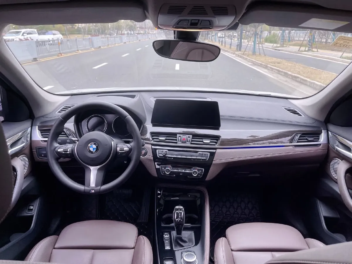 2021 BMW X1 2.0T 192HP L4 8AT,autocango,china used car exporter,china ev exporter,chinese used car exporter,chinese used ev exporter