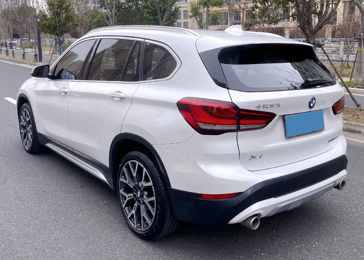 2021 BMW X1 2.0T 192HP L4 8AT,autocango,china used car exporter,china ev exporter,chinese used car exporter,chinese used ev exporter