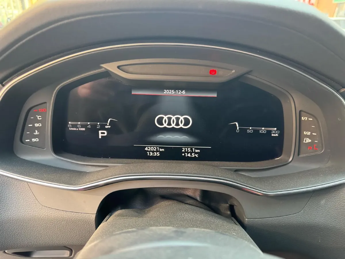 2024 Audi A6L 2.0T 245HP L4 7DCT,autocango,china used car exporter,china ev exporter,chinese used car exporter,chinese used ev exporter