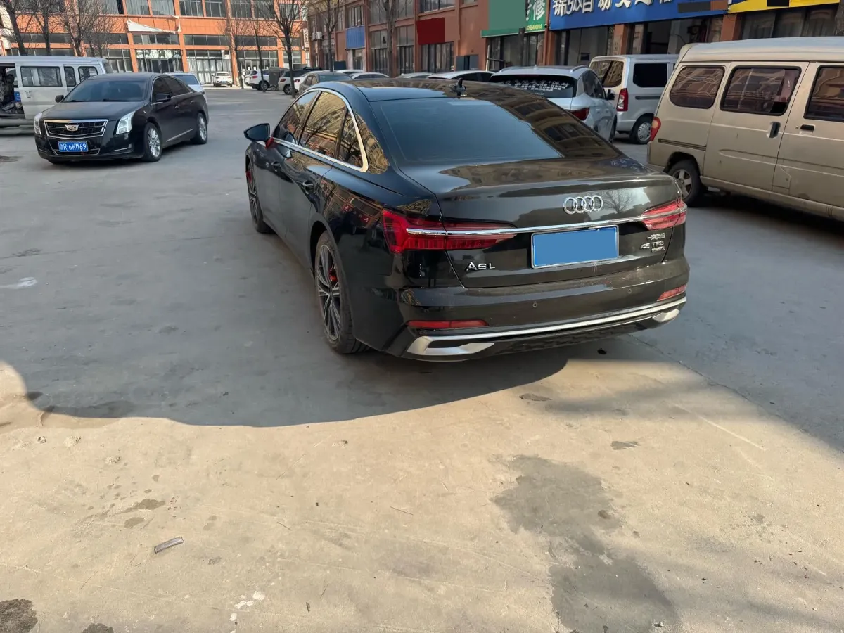 2024 Audi A6L 2.0T 245HP L4 7DCT,autocango,china used car exporter,china ev exporter,chinese used car exporter,chinese used ev exporter