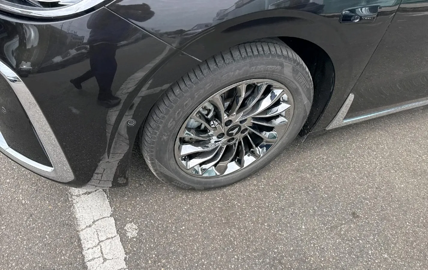 2025 Voyah Dream BEV 108.7KWH,autocango,china used car exporter,china ev exporter,chinese used car exporter,chinese used ev exporter