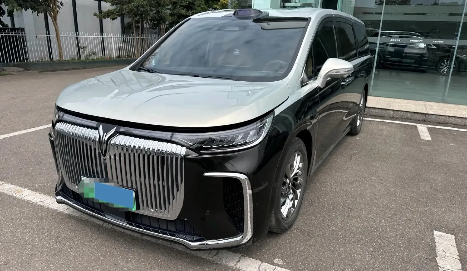 2025 Voyah Dream BEV 108.7KWH,autocango,china used car exporter,china ev exporter,chinese used car exporter,chinese used ev exporter