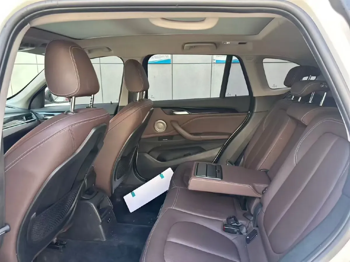 2022 BMW X1 1.5T 140HP L3 7DCT,autocango,china used car exporter,china ev exporter,chinese used car exporter,chinese used ev exporter