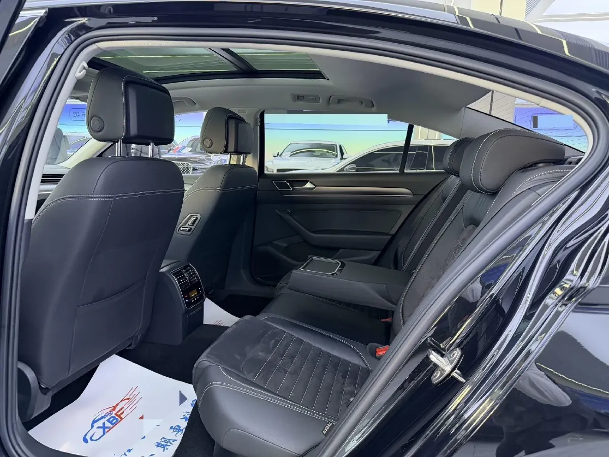 2020 Volkswagen Magotan 2.0T 186HP L4 7DCT,autocango,china used car exporter,china ev exporter,chinese used car exporter,chinese used ev exporter