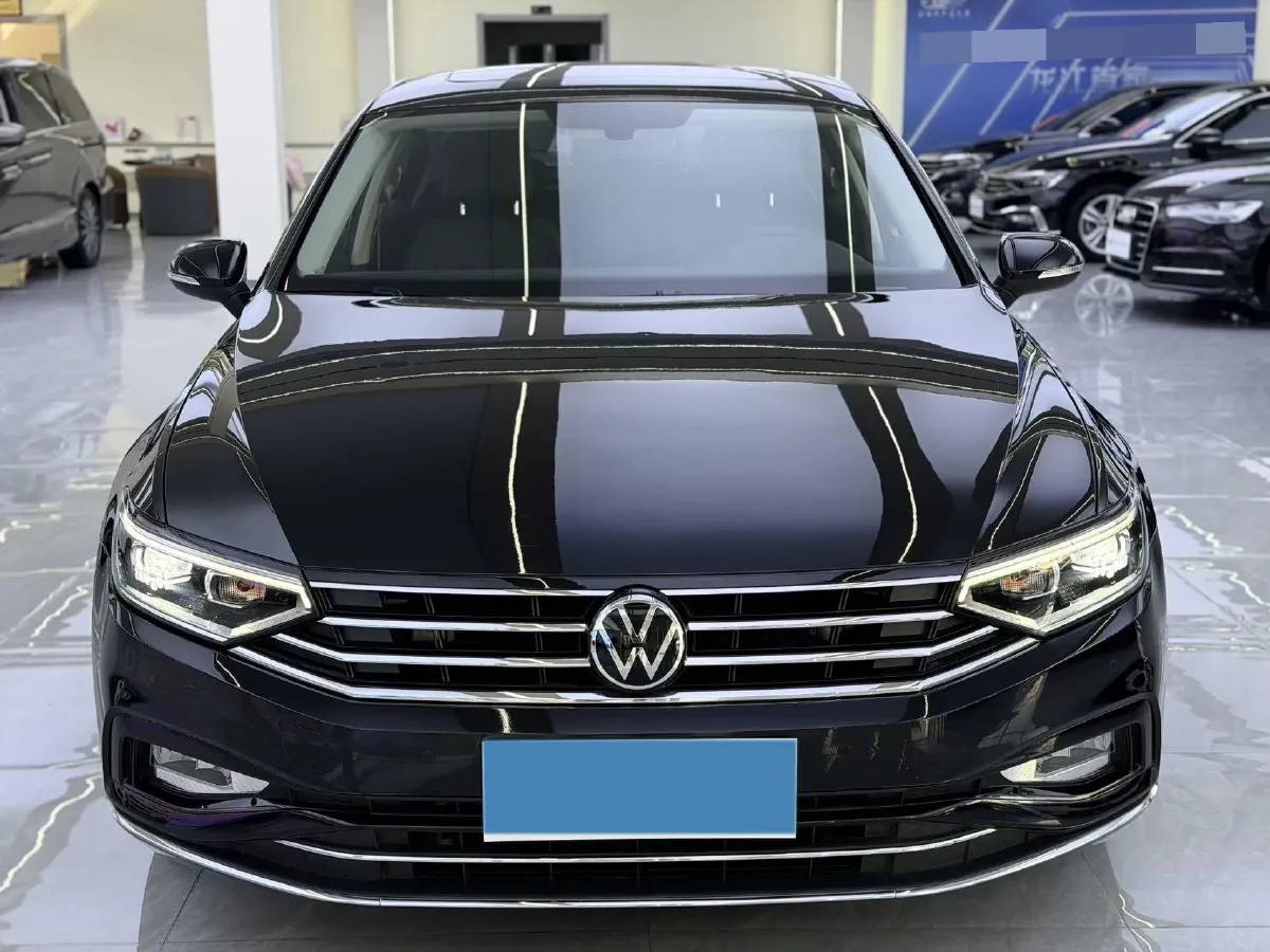 2020 Volkswagen Magotan 2.0T 186HP L4 7DCT,autocango,china used car exporter,china ev exporter,chinese used car exporter,chinese used ev exporter