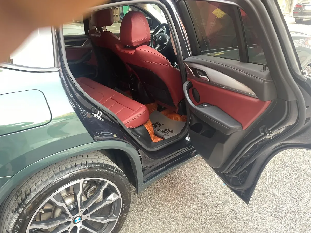 2022 BMW X4 2.0T 245HP L4 8AT,autocango,china used car exporter,china ev exporter,chinese used car exporter,chinese used ev exporter