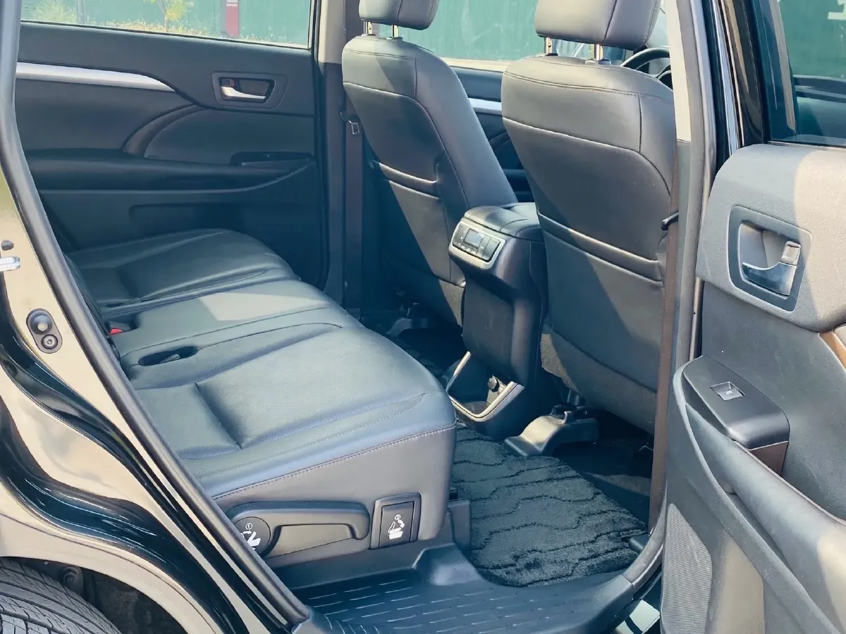 2019 Lincoln MKC 2.0T 203HP L4 6AT,autocango,china used car exporter,china ev exporter,chinese used car exporter,chinese used ev exporter