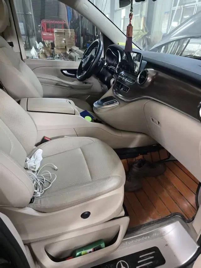 2021 Mercedes-Benz V Class 2.0T 211HP L4 9AT,autocango,china used car exporter,china ev exporter,chinese used car exporter,chinese used ev exporter