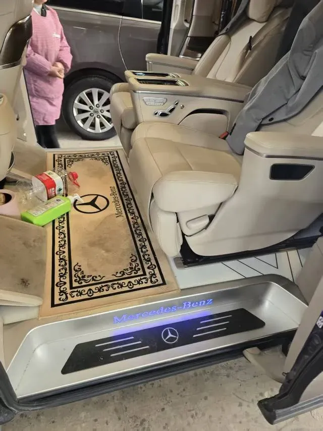 2021 Mercedes-Benz V Class 2.0T 211HP L4 9AT,autocango,china used car exporter,china ev exporter,chinese used car exporter,chinese used ev exporter