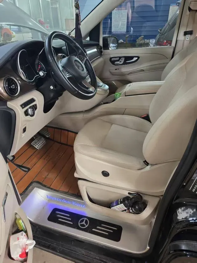 2021 Mercedes-Benz V Class 2.0T 211HP L4 9AT,autocango,china used car exporter,china ev exporter,chinese used car exporter,chinese used ev exporter