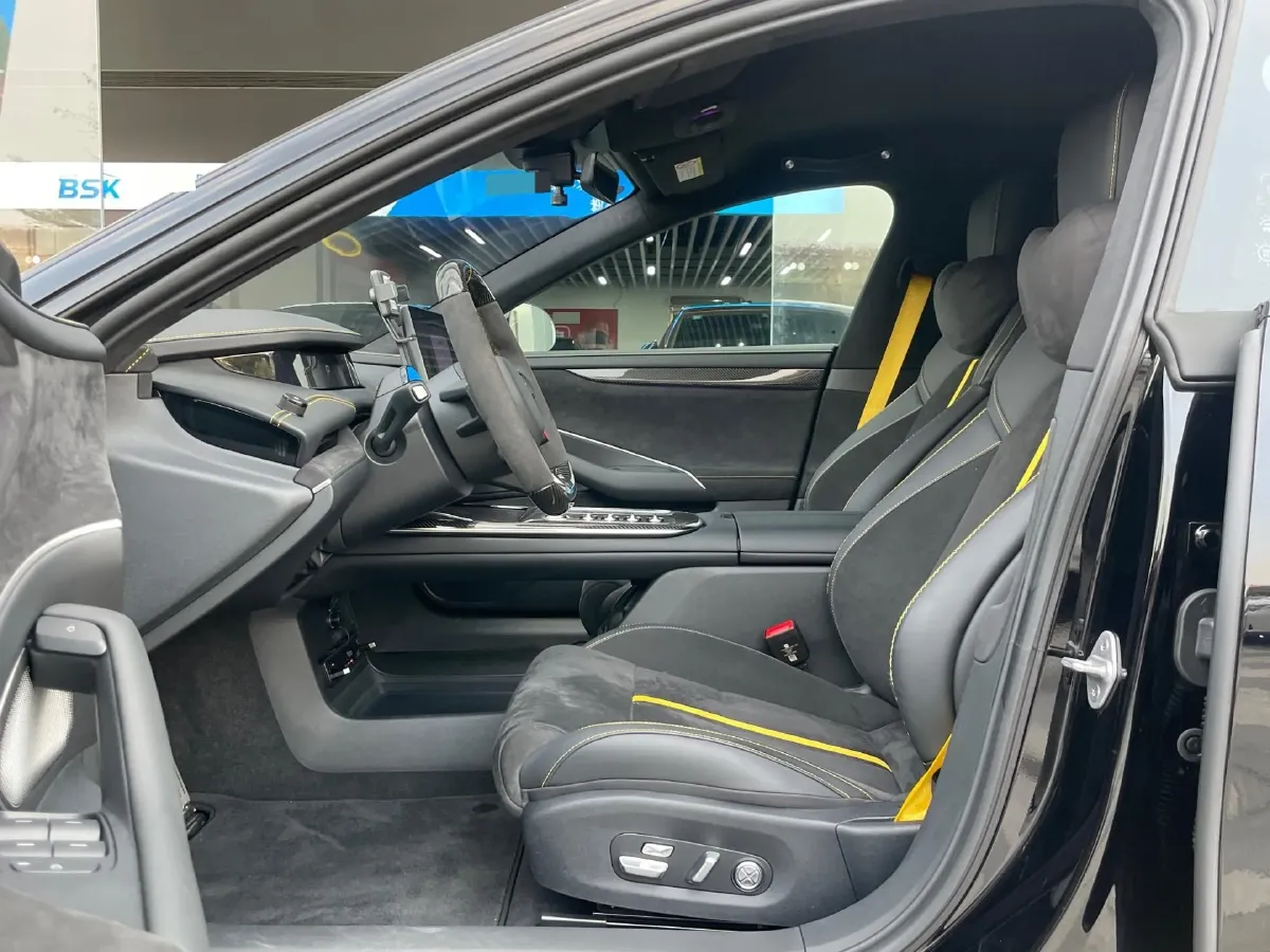 2025 MI SU7 Ultra BEV 93.7KWH,autocango,china used car exporter,china ev exporter,chinese used car exporter,chinese used ev exporter