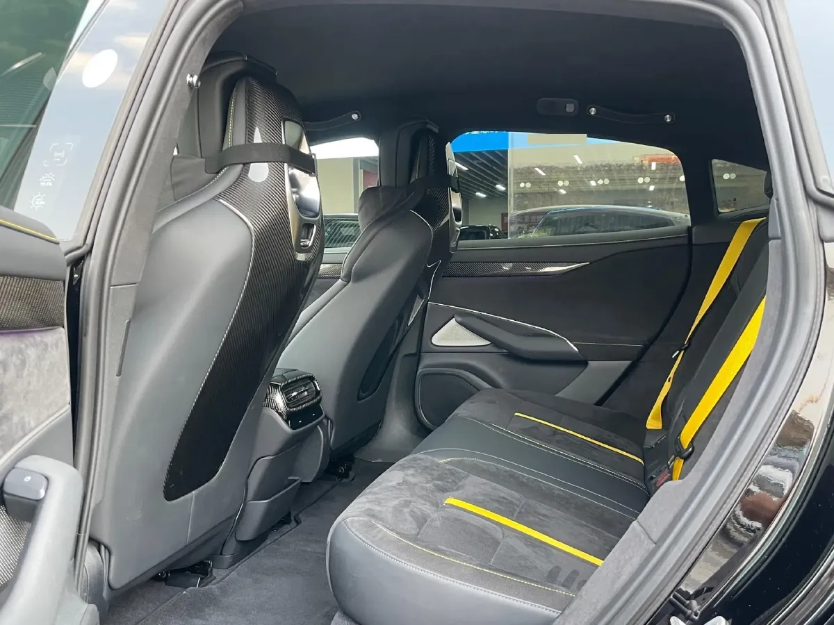 2025 MI SU7 Ultra BEV 93.7KWH,autocango,china used car exporter,china ev exporter,chinese used car exporter,chinese used ev exporter