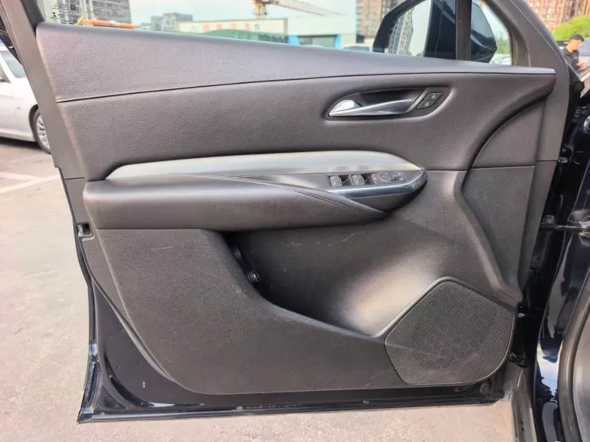 2021 Cadillac XT4 2.0T 237HP L4 9AT,autocango,china used car exporter,china ev exporter,chinese used car exporter,chinese used ev exporter