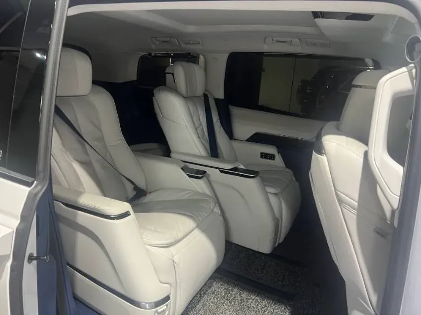 2025 Buick Century 2.0T 237HP L4 9AT,autocango,china used car exporter,china ev exporter,chinese used car exporter,chinese used ev exporter