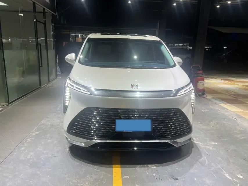 2025 Buick Century 2.0T 237HP L4 9AT,autocango,china used car exporter,china ev exporter,chinese used car exporter,chinese used ev exporter