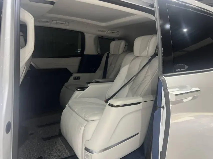 2025 Buick Century 2.0T 237HP L4 9AT,autocango,china used car exporter,china ev exporter,chinese used car exporter,chinese used ev exporter