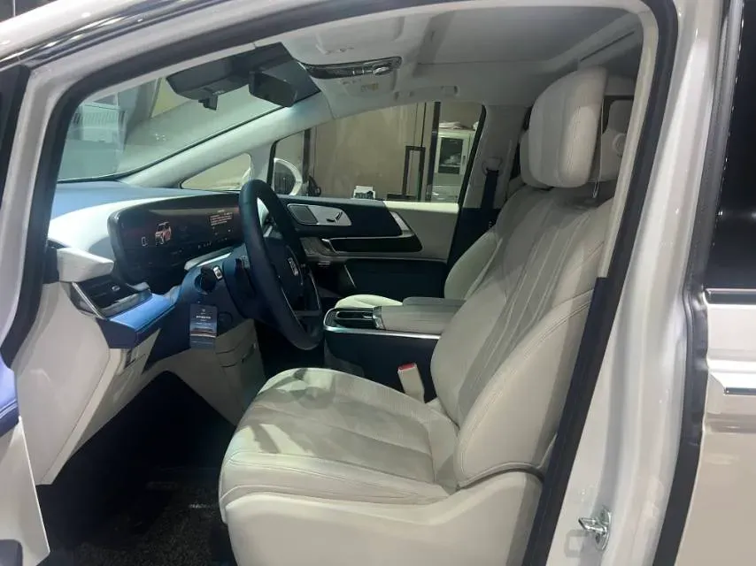 2025 Buick Century 2.0T 237HP L4 9AT,autocango,china used car exporter,china ev exporter,chinese used car exporter,chinese used ev exporter