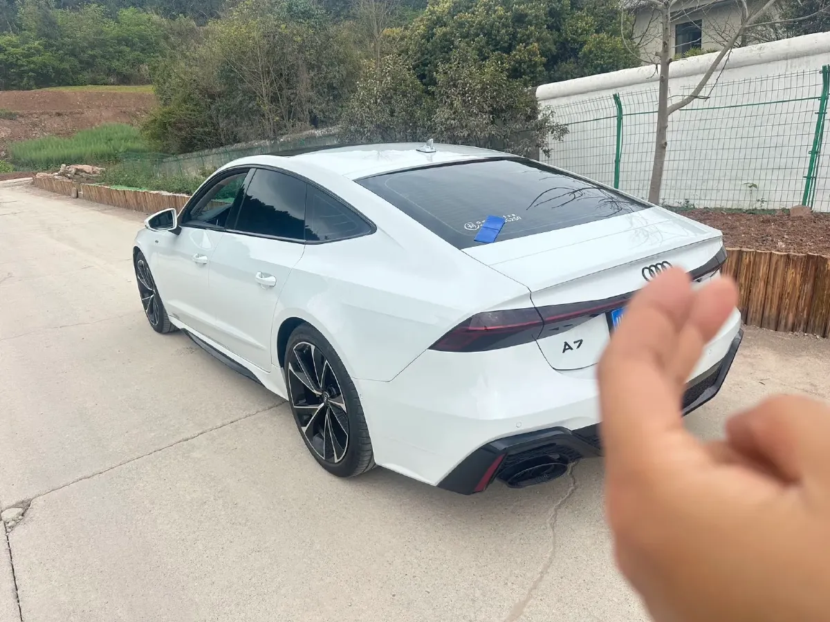 2023 Audi A7 2.0T 265HP L4 7DCT,autocango,china used car exporter,china ev exporter,chinese used car exporter,chinese used ev exporter