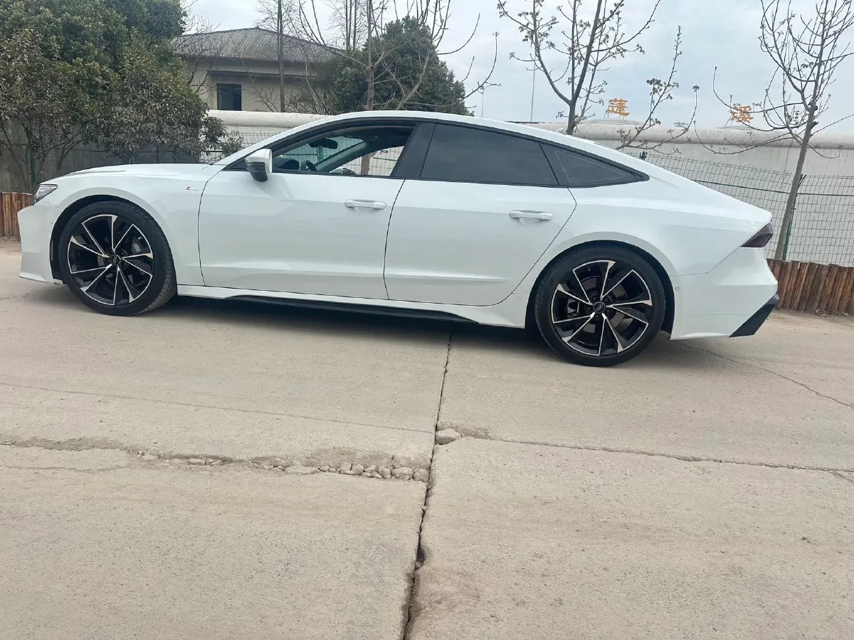 2023 Audi A7 2.0T 265HP L4 7DCT,autocango,china used car exporter,china ev exporter,chinese used car exporter,chinese used ev exporter