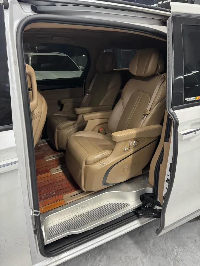 2021 Buick GL8 2.0T 237HP L4 9AT,autocango,china used car exporter,china ev exporter,chinese used car exporter,chinese used ev exporter