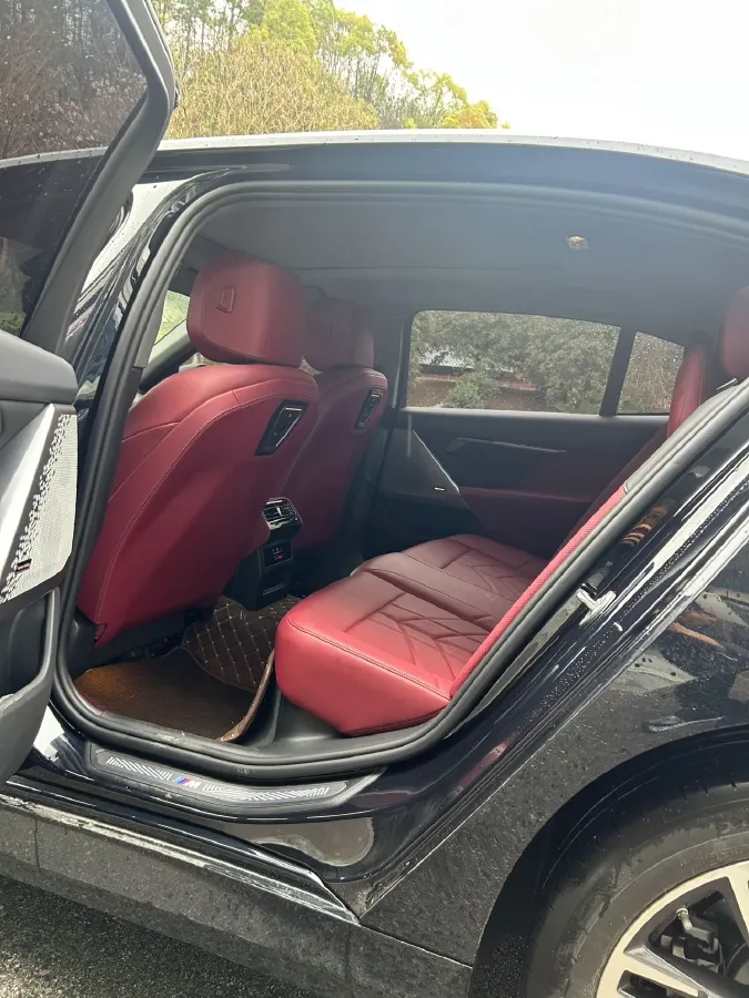 2024 BMW 5 Series 2.0T 258HP L4 8AT,autocango,china used car exporter,china ev exporter,chinese used car exporter,chinese used ev exporter