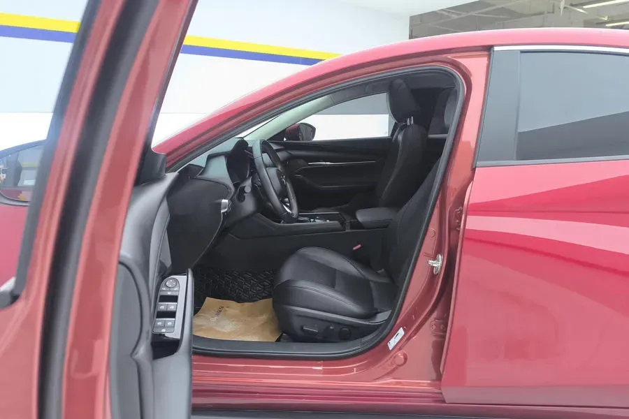 2022 Mazda 3 Axela 2.0L 158HP L4 6AT,autocango,china used car exporter,china ev exporter,chinese used car exporter,chinese used ev exporter