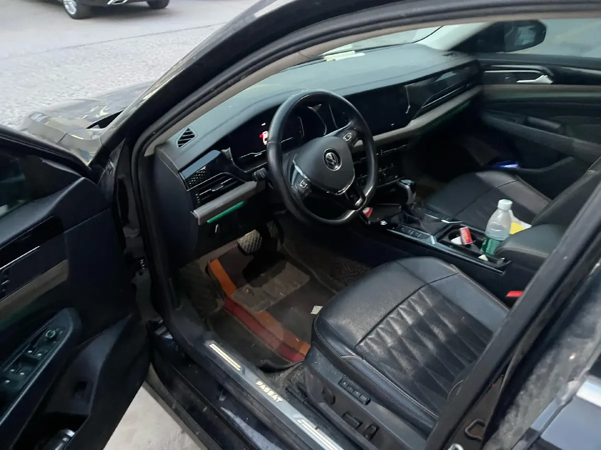 2021 Volkswagen Passat 2.0T 186HP L4 7DCT,autocango,china used car exporter,china ev exporter,chinese used car exporter,chinese used ev exporter