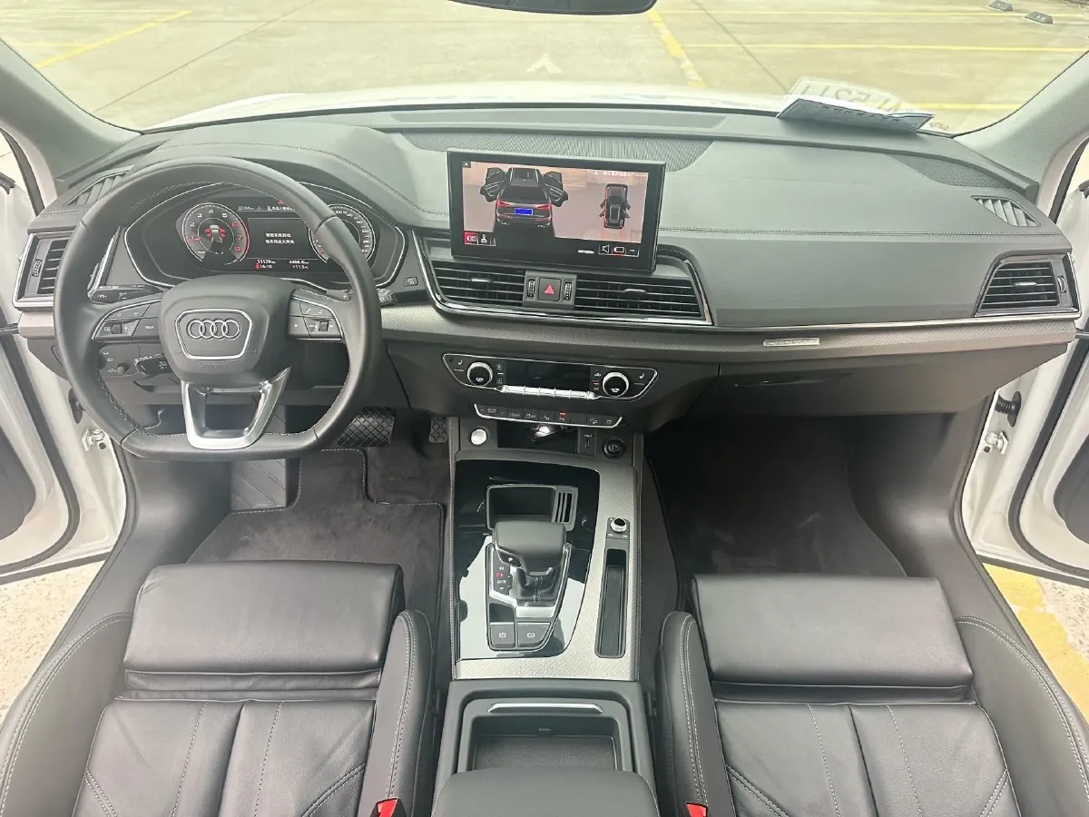 2022 Audi Q5L 2.0T 190HP L4 7DCT,autocango,china used car exporter,china ev exporter,chinese used car exporter,chinese used ev exporter