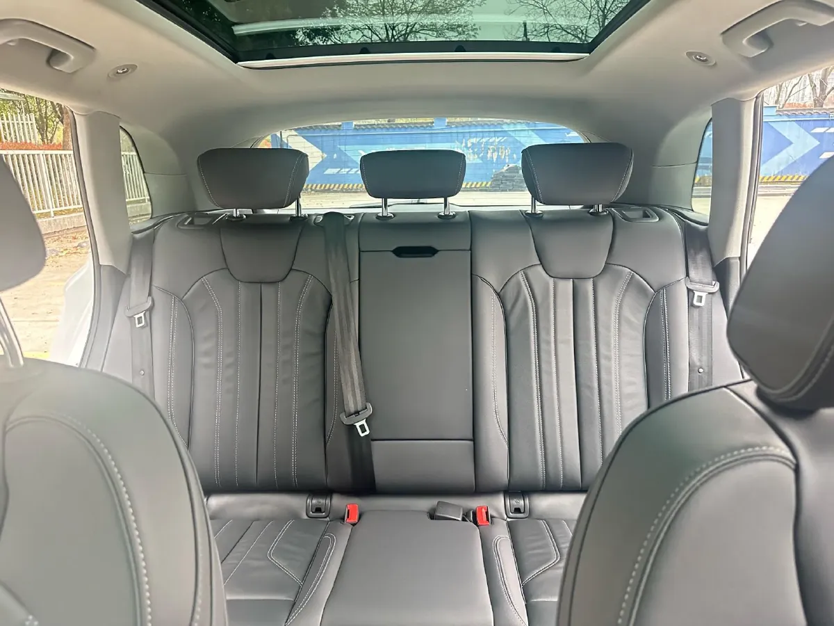 2022 Audi Q5L 2.0T 190HP L4 7DCT,autocango,china used car exporter,china ev exporter,chinese used car exporter,chinese used ev exporter