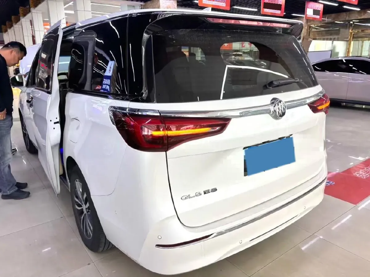 2023 Buick GL8 2.0T 237HP L4 9AT,autocango,china used car exporter,china ev exporter,chinese used car exporter,chinese used ev exporter