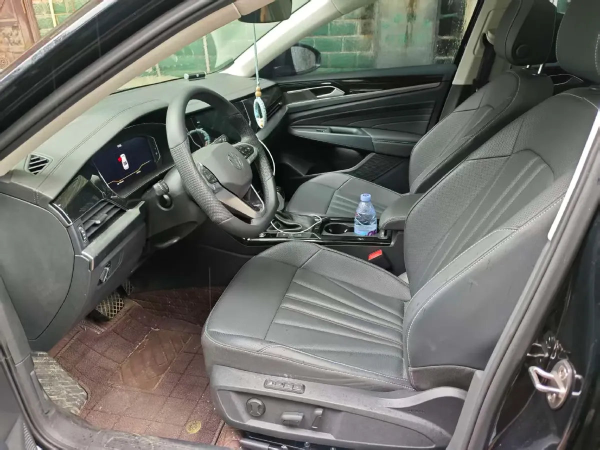 2025 Volkswagen Passat 2.0T 220HP L4 7DCT,autocango,china used car exporter,china ev exporter,chinese used car exporter,chinese used ev exporter