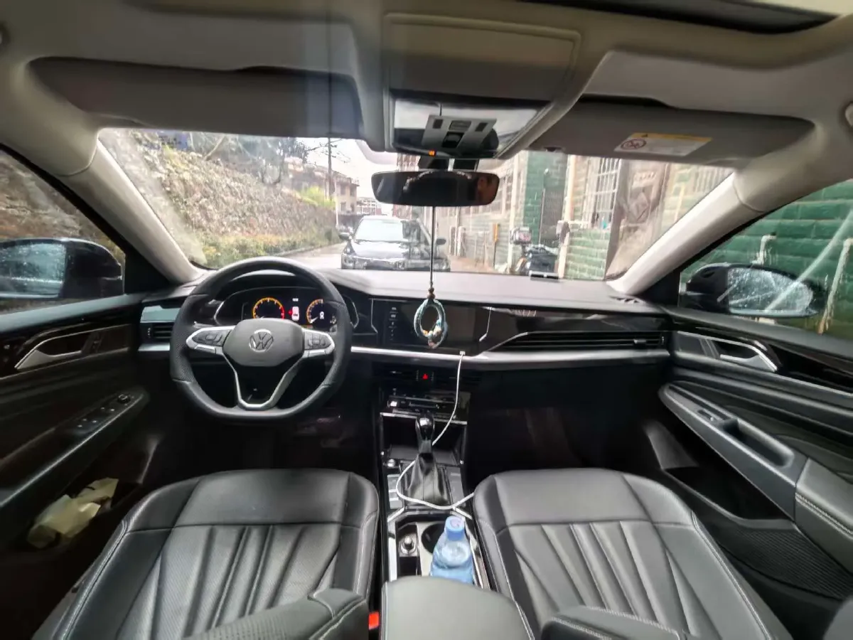 2025 Volkswagen Passat 2.0T 220HP L4 7DCT,autocango,china used car exporter,china ev exporter,chinese used car exporter,chinese used ev exporter
