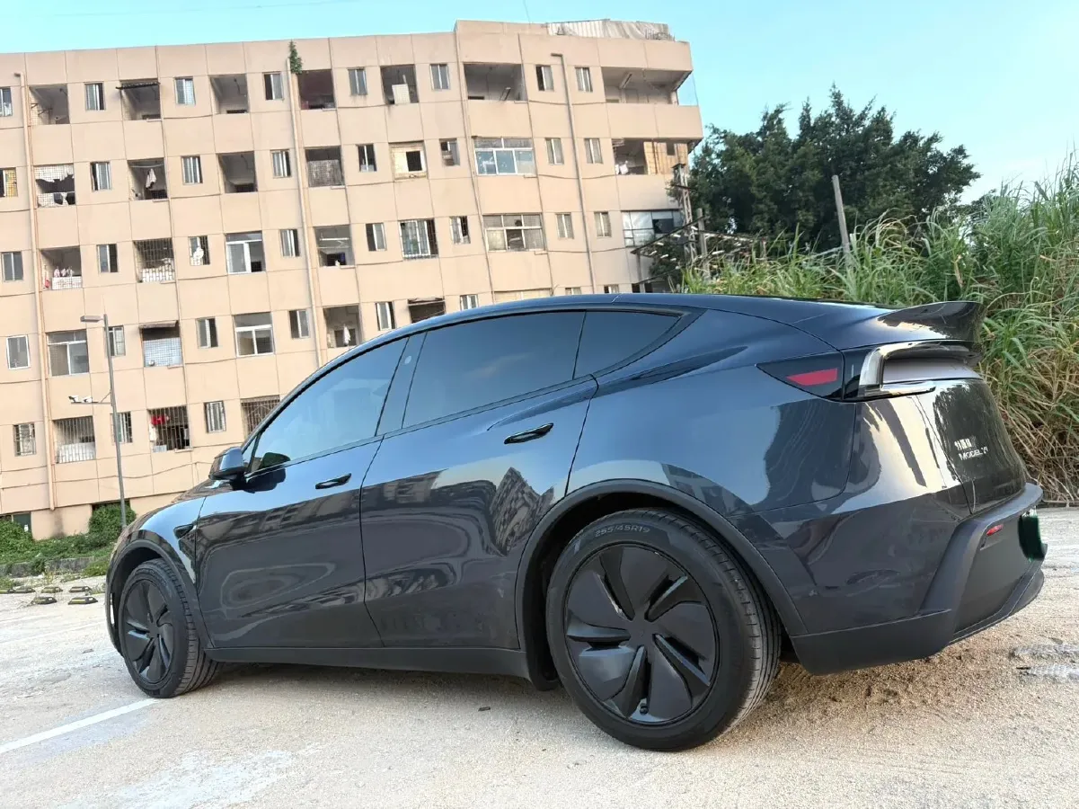 2025 Tesla Model Y BEV 78.4KWH,autocango,china used car exporter,china ev exporter,chinese used car exporter,chinese used ev exporter