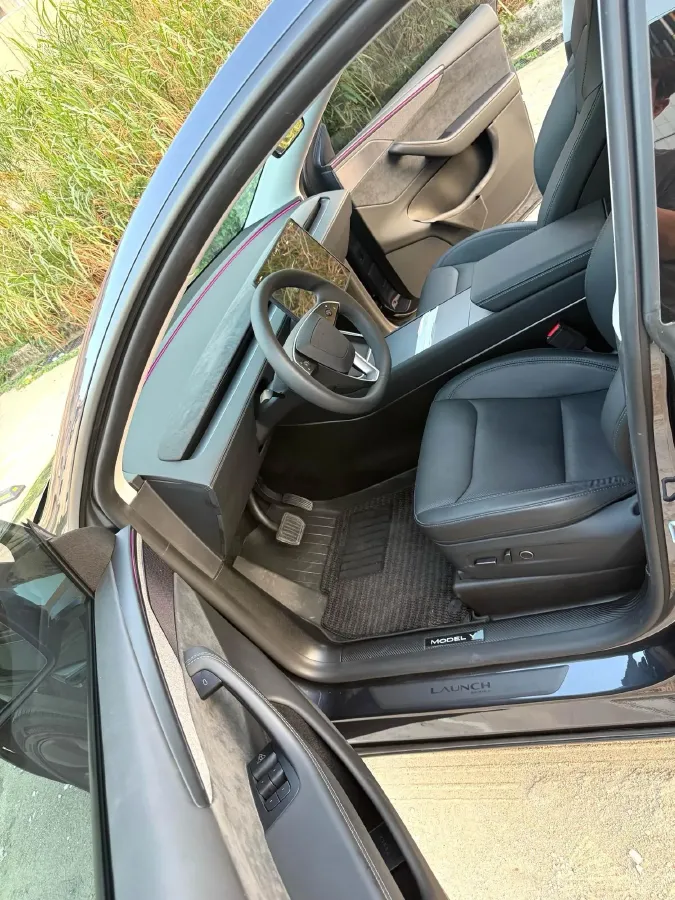 2025 Tesla Model Y BEV 78.4KWH,autocango,china used car exporter,china ev exporter,chinese used car exporter,chinese used ev exporter