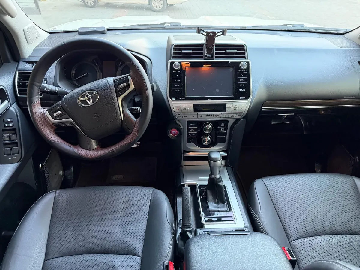 2018 Mercedes-Benz E Class 2.0T 184HP L4 9AT,autocango,china used car exporter,china ev exporter,chinese used car exporter,chinese used ev exporter